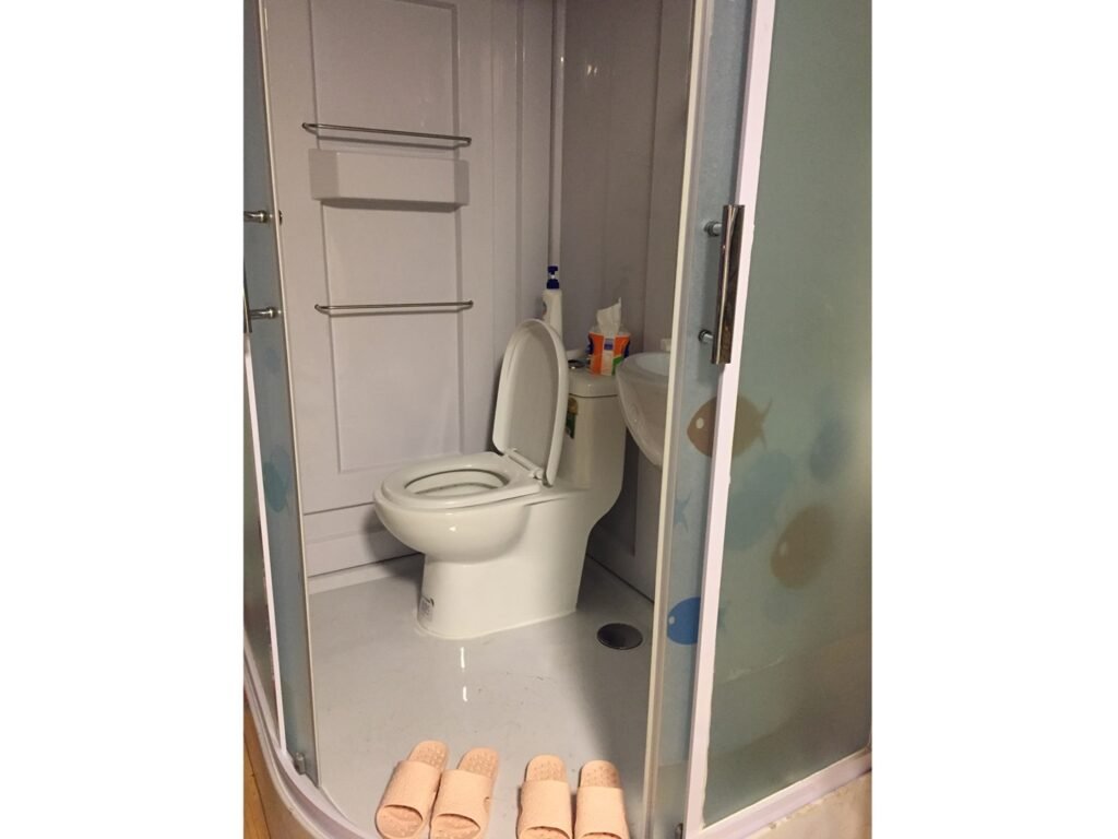 container-toilet