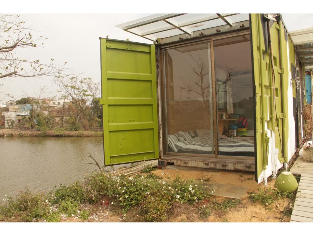 container-window