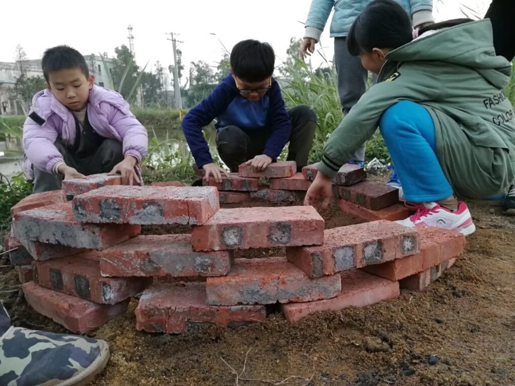 farm-kids-learning